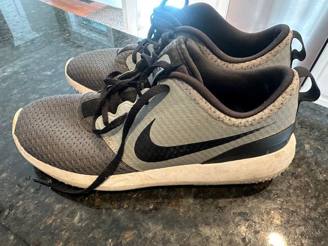 Nike Golf Shoes Size 8.5 Great Condition