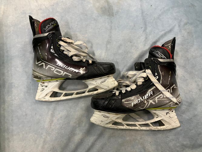 Senior Bauer Vapor Hyperlite Hockey Skates 7.5 Fit 3 (no steel)
