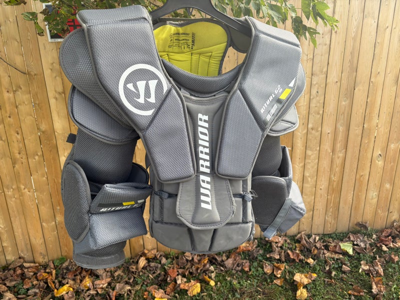 Medium Warrior Ritual G2 Goalie Chest Protector (Used)