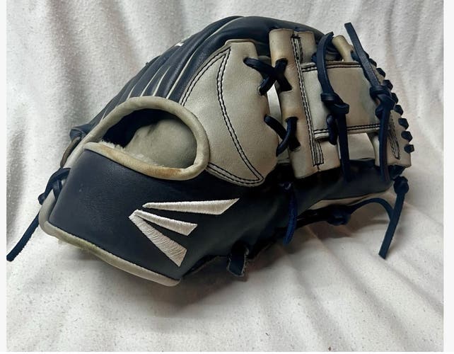 Easton Small batch RH Baseball Glove 11.25" (Used)