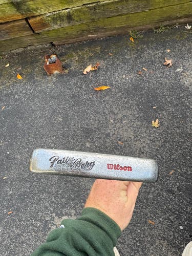 Silver Men's Wilson Blade Right Handed Putter (Used)