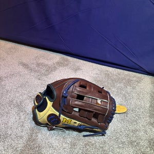 Wilson A2000 RH Baseball Glove 12" (New)