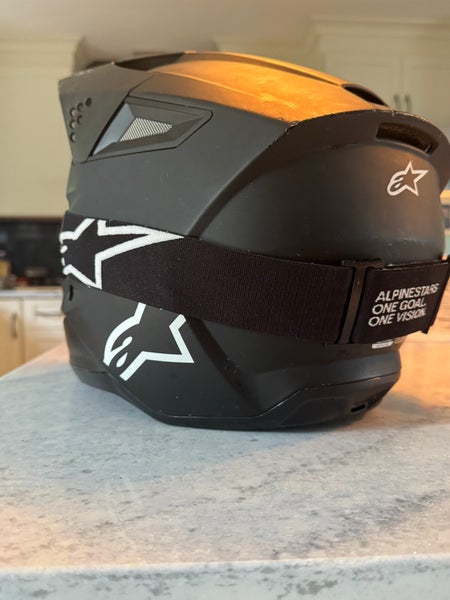 Alpinestars Helmet ( with goggles )