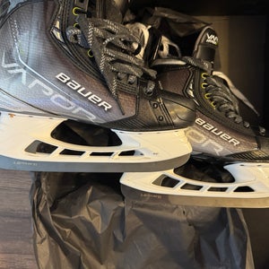 Bauer Vapor Hyperlite Hockey Skates Pro Stock 9