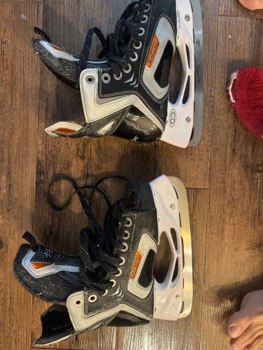 Easton Stealth S17 Hockey Skates Regular Width Size 3 (Used)