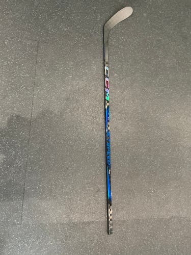 Senior CCM Jetspeed FT7 Pro Right Handed Hockey Stick P28 Pro Stock (New)