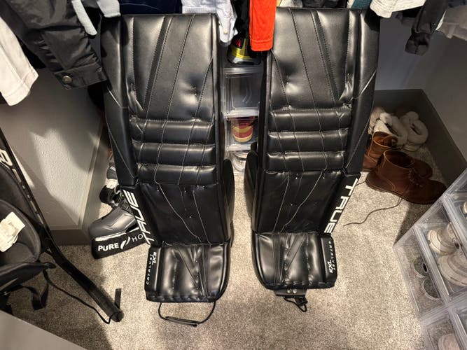 36" True Catalyst 7X3 Goalie Leg Pads (New)