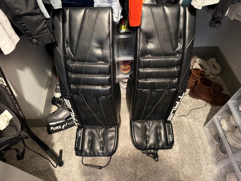 36" True Catalyst 7X3 Goalie Leg Pads (New)