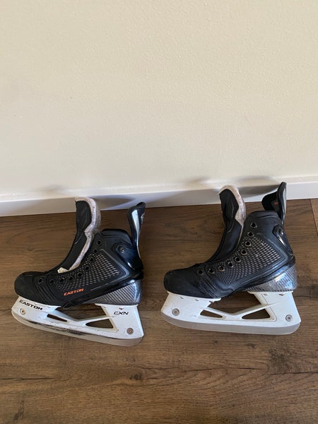 Easton Mako M8 Hockey Skates Regular Width Size 4 (Used)