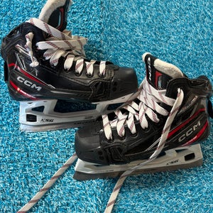 Junior CCM EFLEX 6.9 Hockey Goalie Skates Regular Width Size 1 (Used)