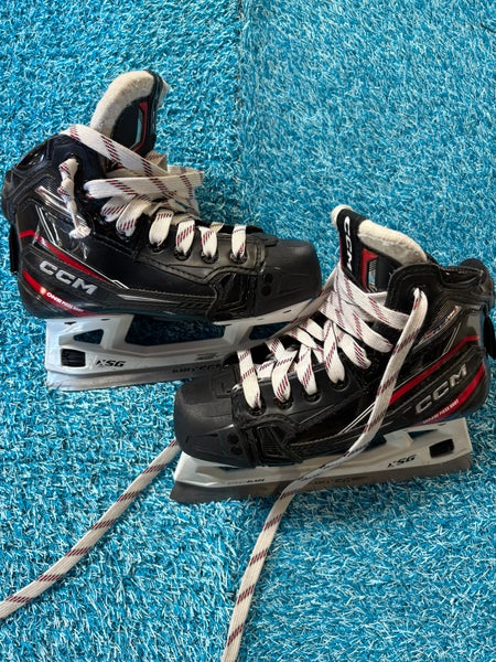 Junior CCM EFLEX 6.9 Hockey Goalie Skates Regular Width Size 1 (Used)