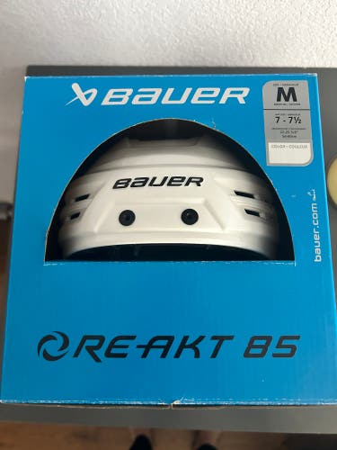 Medium Bauer Re-Akt 85 Helmet (Used) Free Shipping!