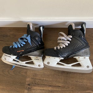 Easton Mako M8 Hockey Skates Regular Width Size 2 (Used)