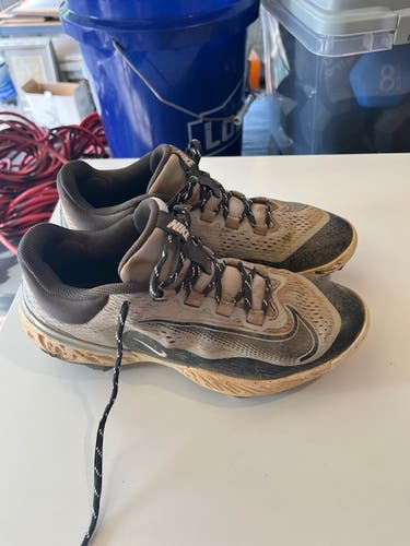 Nike Alpha Huarache Elite 4 Low Metal Baseball Cleats, Size M 9.0, Gray/Black (Used)