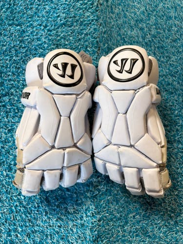 White Warrior Burn Lacrosse Gloves Medium (Used)