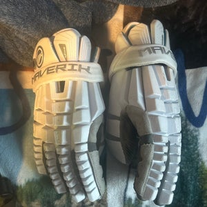 Maverik shift Goalie Gloves 13" (Used)