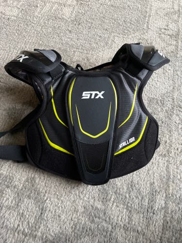 Large Adult STX Stallion 100 Shoulder Pads (Used)