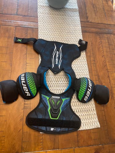 Large Youth Bauer Shoulder Pads (Used)