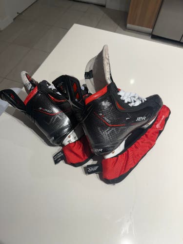 3X Pro Bauer Hockey Skates 8.5 (Used)