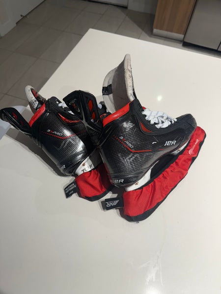 3X Pro Bauer Hockey Skates 8.5 (Used)