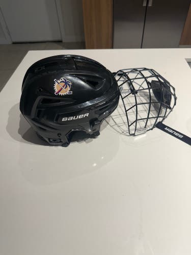 Large Bauer Re-Akt 150 Helmet (Used)