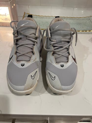 Gray Men's Size M 11.0 (W 12.0) Adult Nike Trout Low Top Molded Cleats (Used)