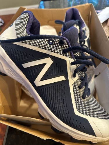 New Balance 404NV Baseball moulded cleats