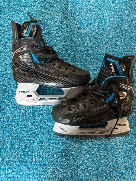 Junior True Catalyst 5X4 Hockey Skates Regular Width Size 2 (Used)