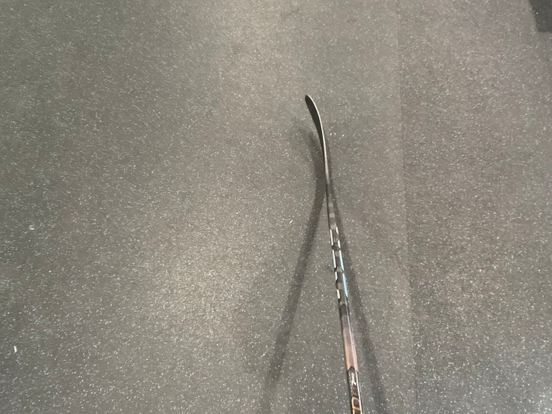 Senior CCM Jetspeed FT7 Pro Right Handed Hockey Stick P28 (New)