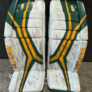 2023 33" Vaughn V10 Pro Carbon Goalie Leg Pads (Used)