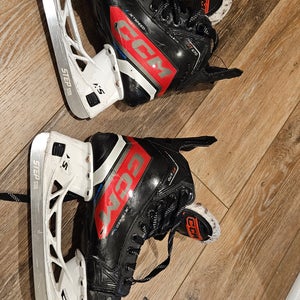 2024 CCM JetSpeed FT670 Hockey Skates Regular Width Size 5.5 (Used)
