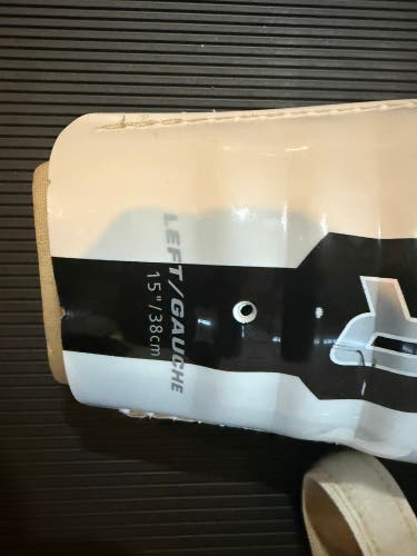Senior Bauer Nexus 400 15" Shin Pads (Used)