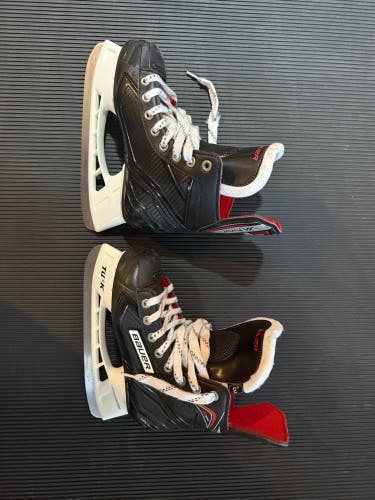 Bauer Vapor X350 Hockey Skates Regular Width Size 3 (Used)