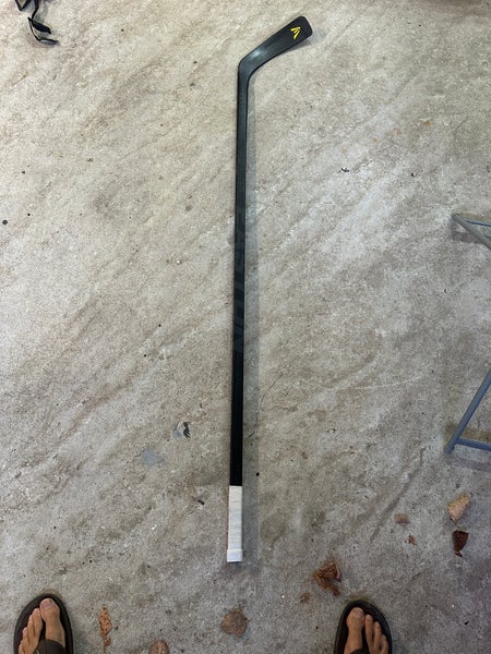 Senior Easton Stealth 65 S Right Handed Hockey Stick P5 Heel Pattern (Used)