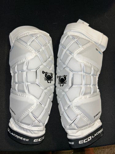 New ECD East Coast Dyes Echo Arm Pads SMALL MEDIUM LAX LACROSSE NEW WITH TAGS WHITE