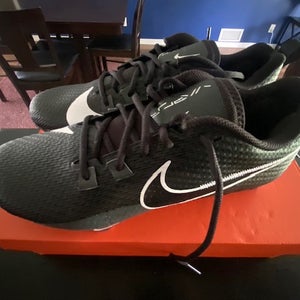 Black Men's Size M 10.5 (W 11.5) Adult Nike Low Top (New)
