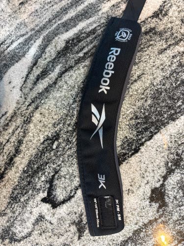 Reebok (Used) 3K neck guard 10”-14”