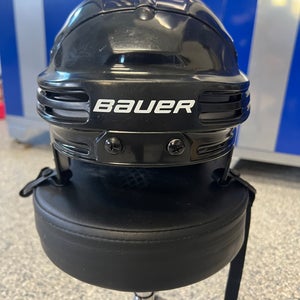 Medium Bauer 3500 Helmet (Used)