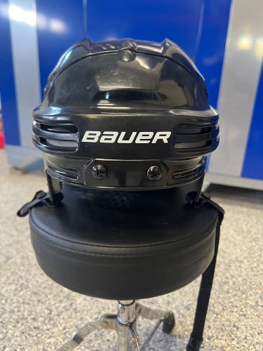 Medium Bauer 3500 Helmet (Used)