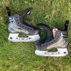 CCM Tacks Vector Plus (SMU) Hockey Skates | Size 2.5