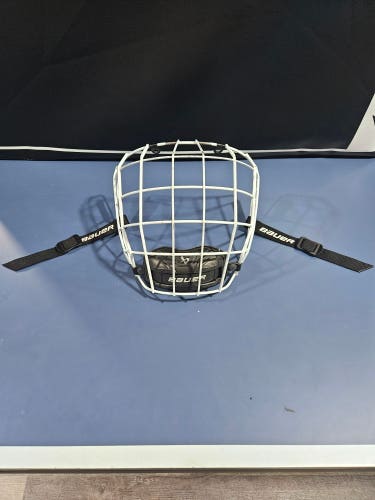 White Medium Bauer True Vision Full Cage (Used)