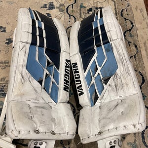 26" Junior Vaughn Velocity VE8 Goalie Leg Pads (Used)