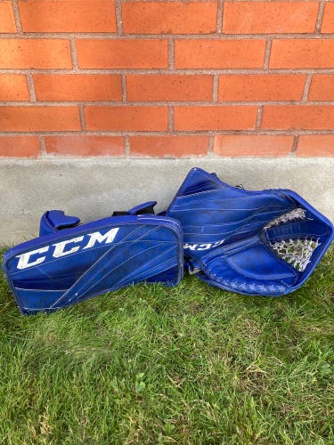 Senior Regular CCM EFlex 5 Goalie Glove & Blocker