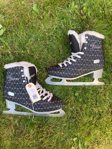 SoftMax Figure Skates | Size: 11