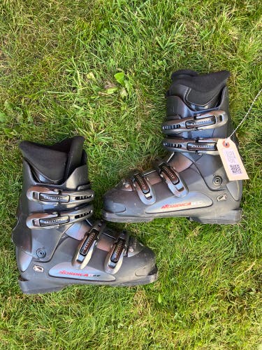 Nordica T2.2 All-Mountain Ski Boots | Mondo 25 & 25.5