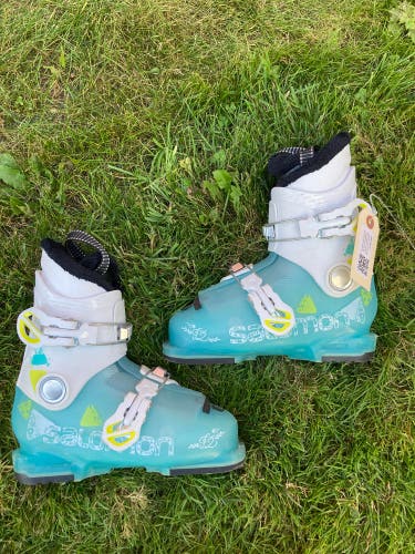 Salomon T2 All-Mountain Ski Boots | Mondo 20 & 20.5