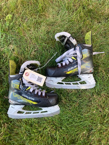 Bauer Vapor X4 Hockey Skates | Size Y12