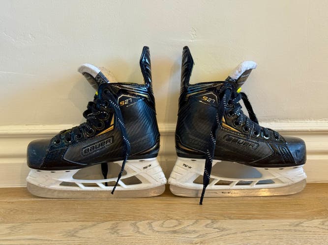Bauer Supreme S27 Hockey Skates Regular Width Y13 (Used)