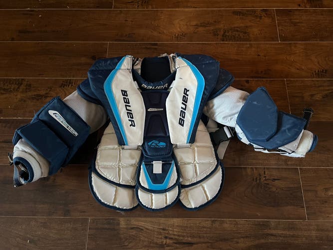 Medium Bauer Reactor 7000 Goalie Chest Protector (Used)