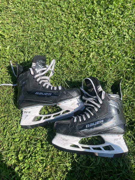 Senior Bauer Supreme Matrix Hockey Skates 8 (Used)